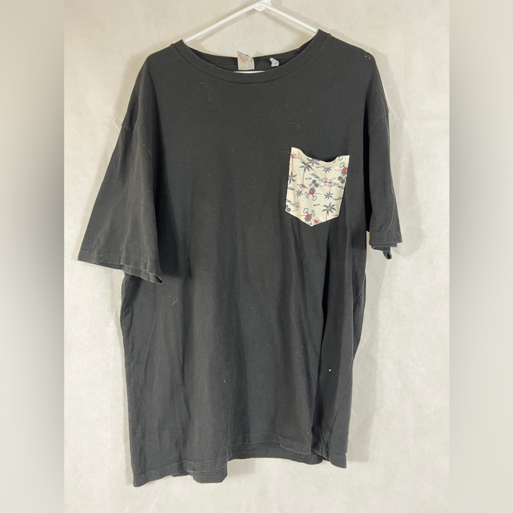 Mens Mickey Mouse Junk Food shirt size XL